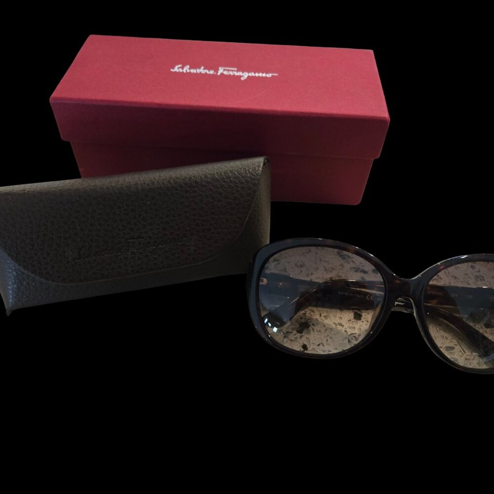 Salvatore Ferragamo Women’s Sunglasses – SF658SL 214 135 – New - Picture 2 of 15